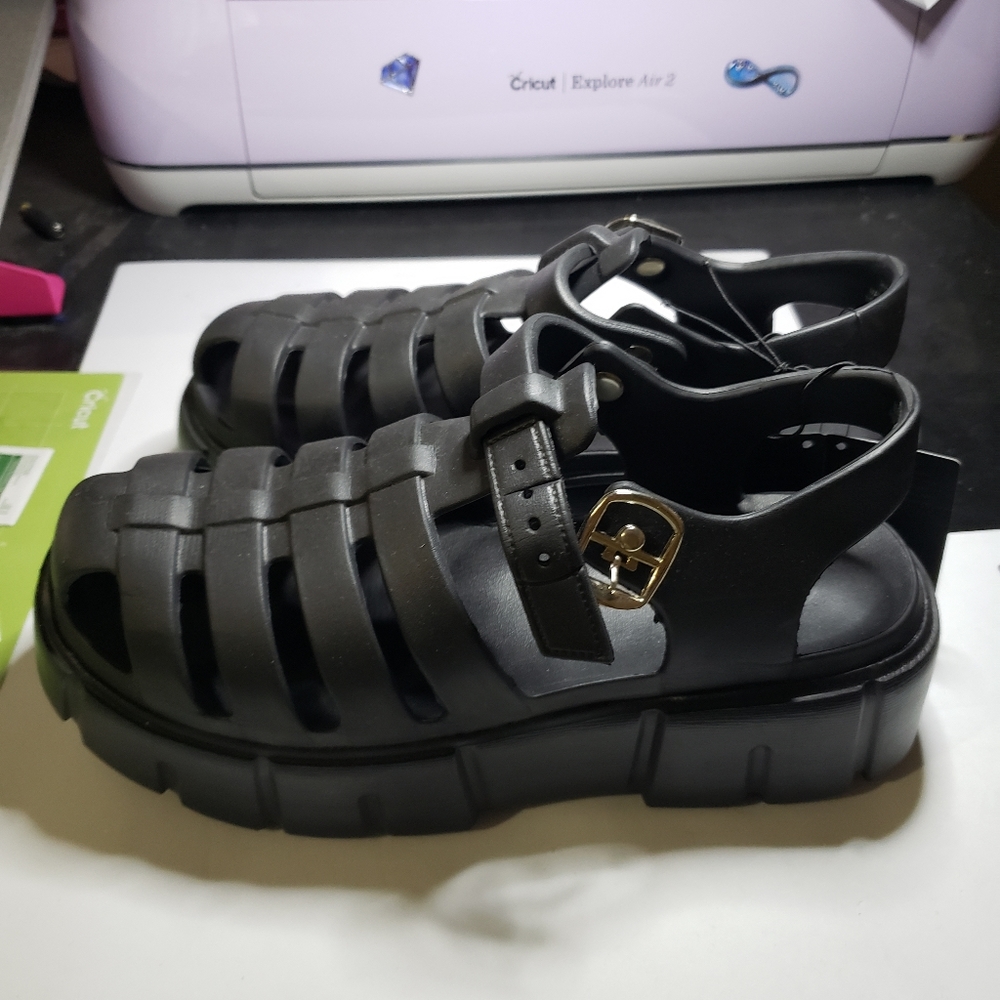 Nwt F21 Platform Sandals - image 2